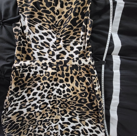 Animal Print Dress fully lined midi length dress size 12 w/pleats at the waist - Picture 2 of 6